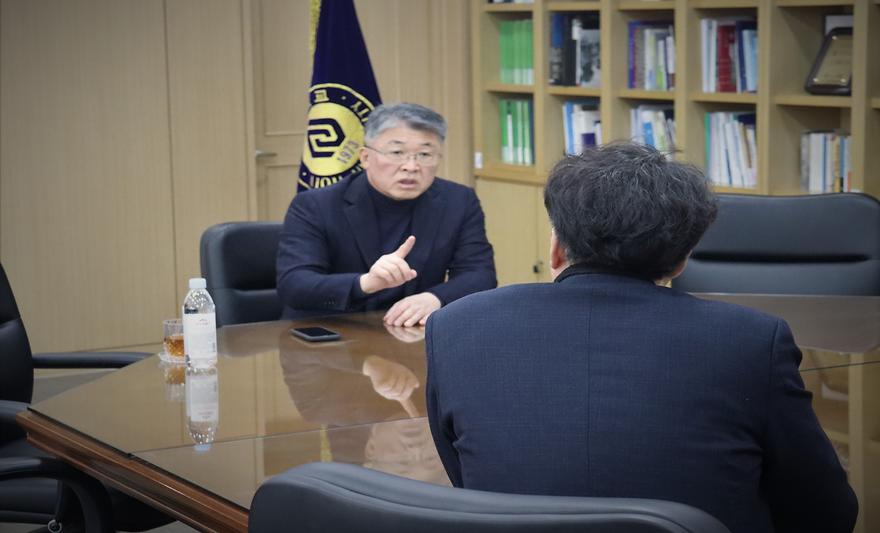 최기주 총장, 동아일보 인터뷰 “실사구시 50년, 창조와 혁신 통해 글로벌 명문대 도약”